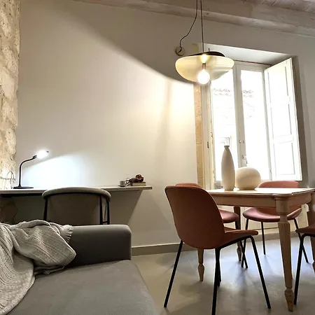 Insula - & Comfort In Ortigia Lägenhet