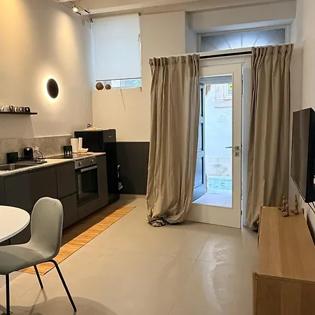 Insula - & Comfort In Ortigia