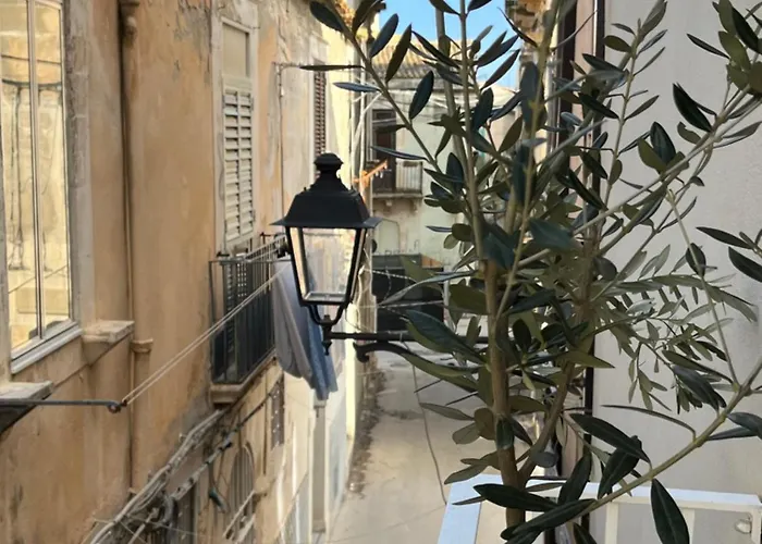 Insula - & Comfort In Ortigia *