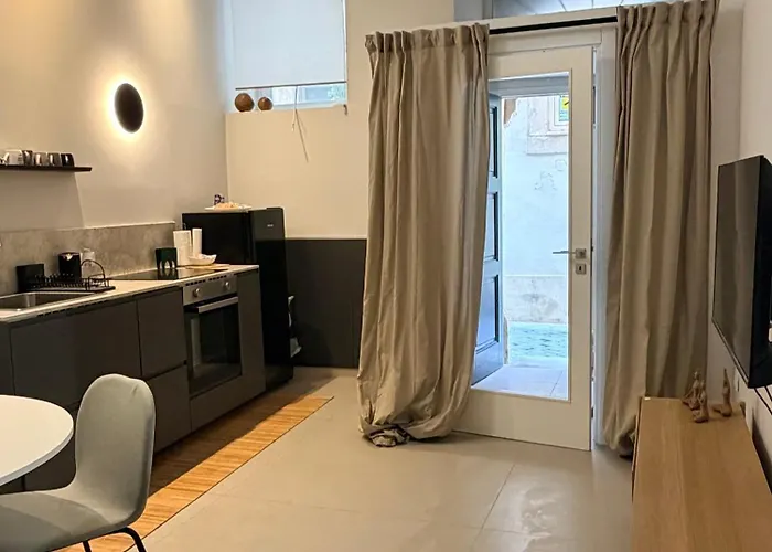Insula - & Comfort In Ortigia